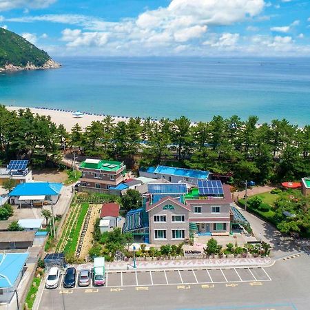 Samcheok Sol Beach Pension Exterior photo