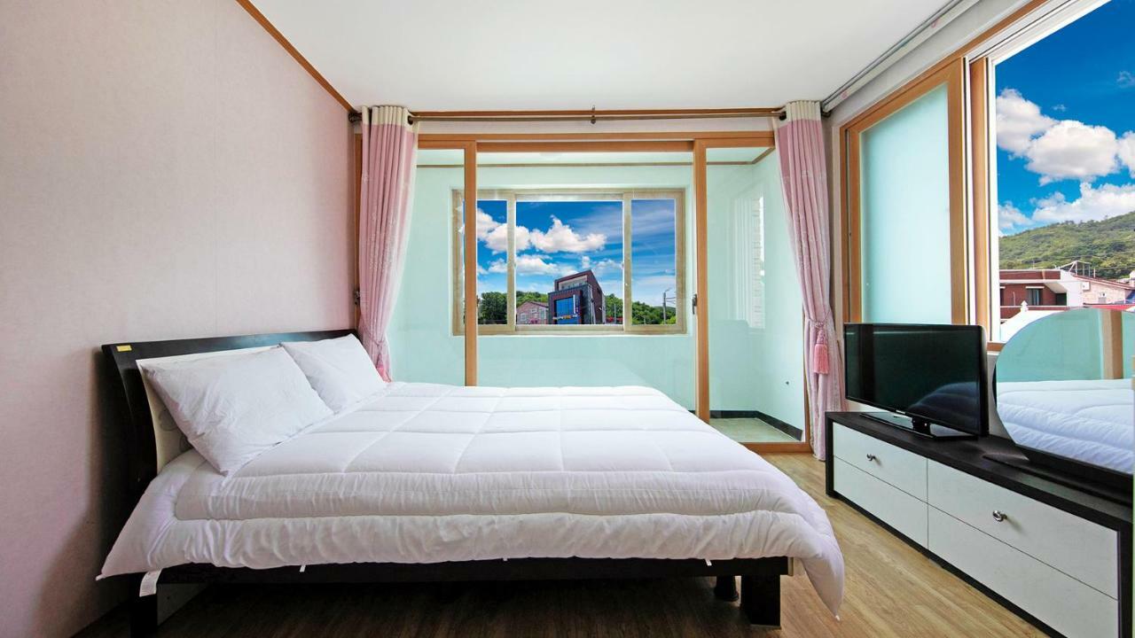 Samcheok Sol Beach Pension Exterior photo