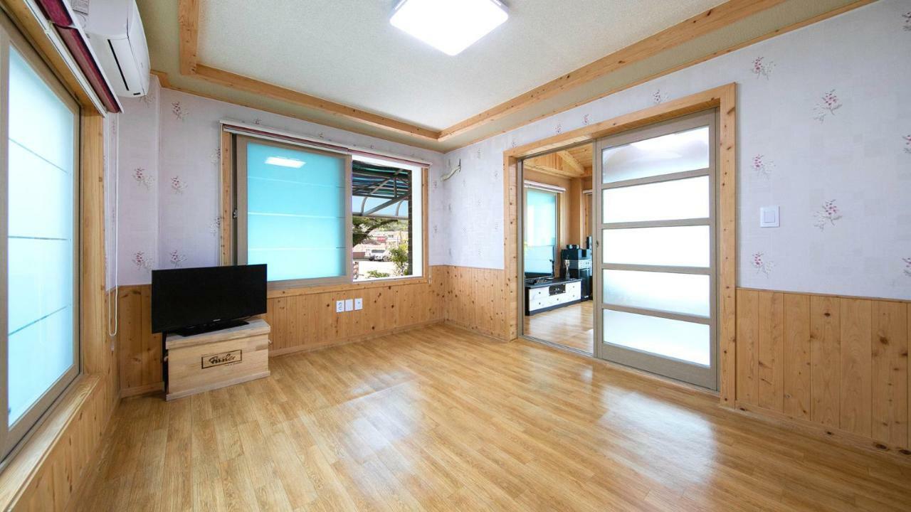 Samcheok Sol Beach Pension Exterior photo