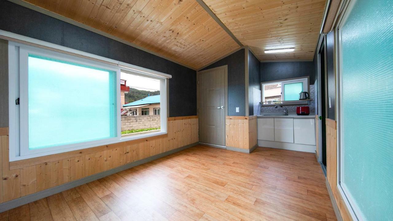 Samcheok Sol Beach Pension Exterior photo