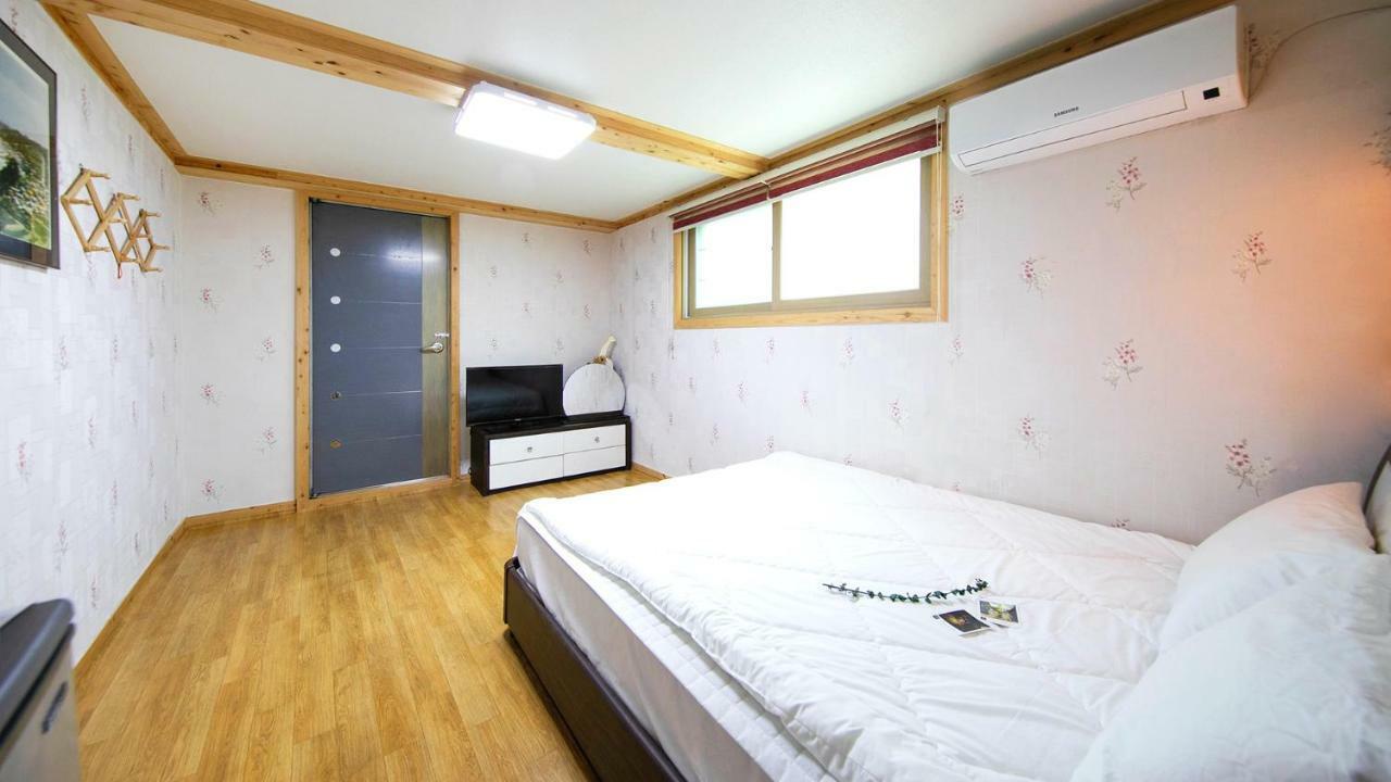 Samcheok Sol Beach Pension Exterior photo