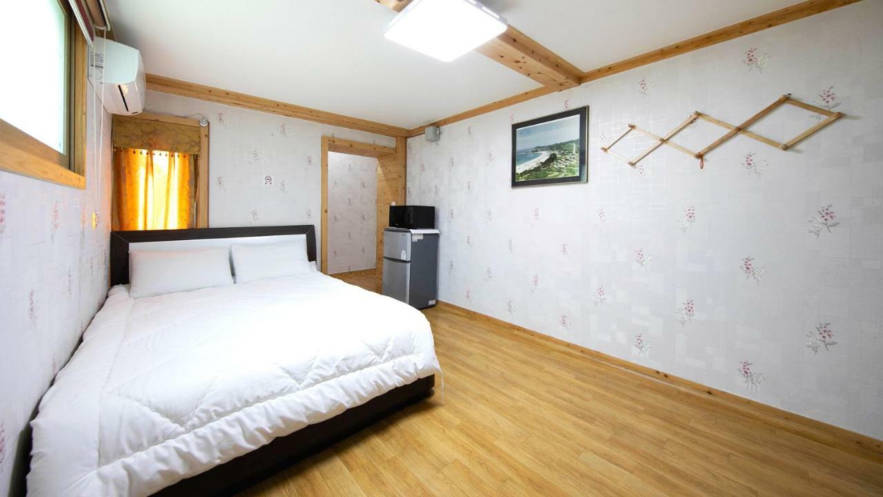 Samcheok Sol Beach Pension Exterior photo
