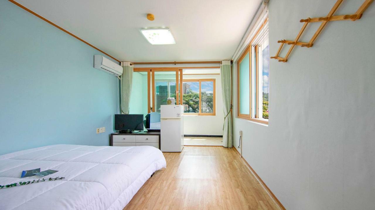 Samcheok Sol Beach Pension Exterior photo