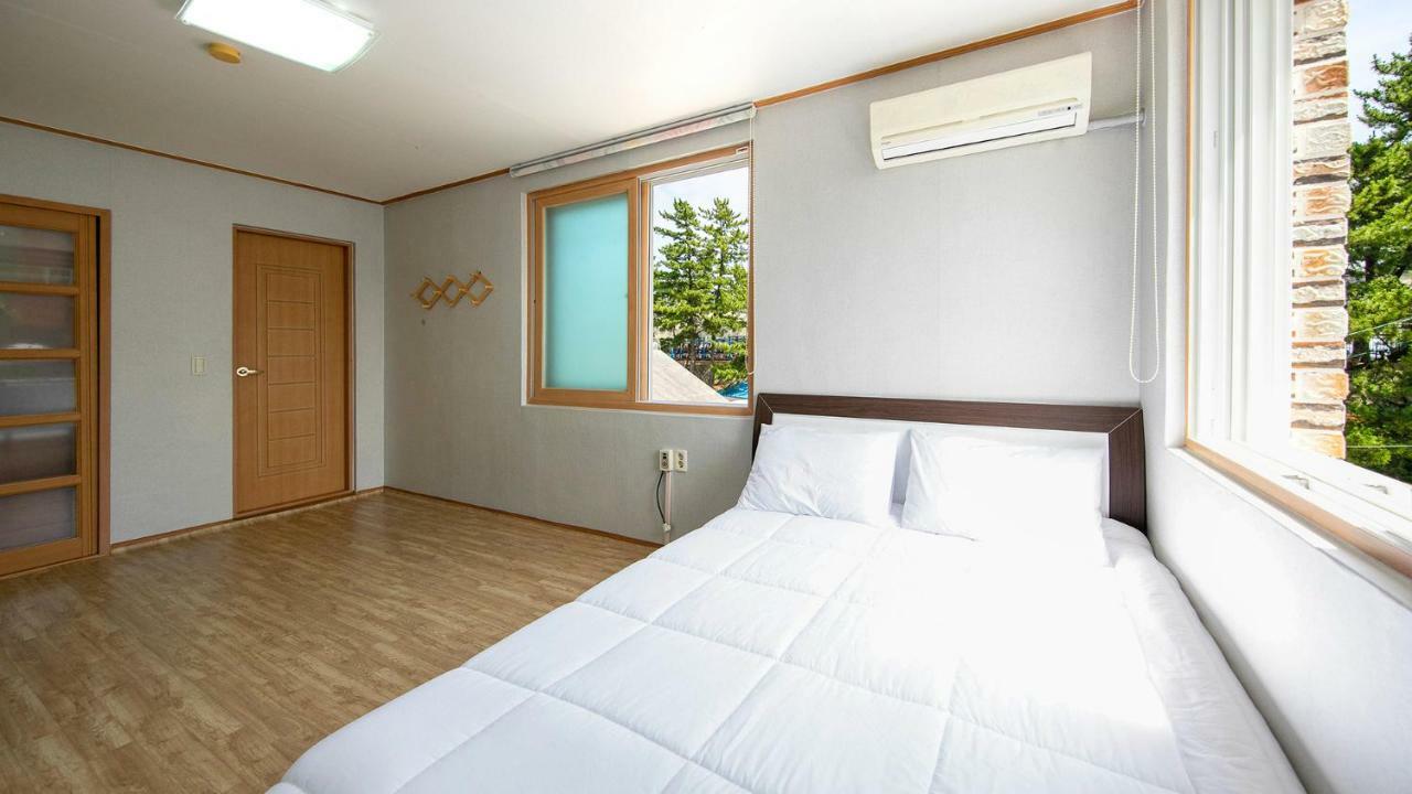 Samcheok Sol Beach Pension Exterior photo