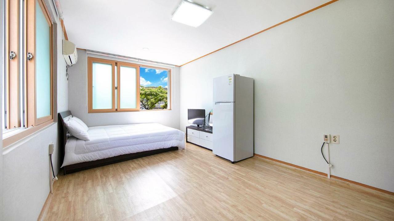 Samcheok Sol Beach Pension Exterior photo
