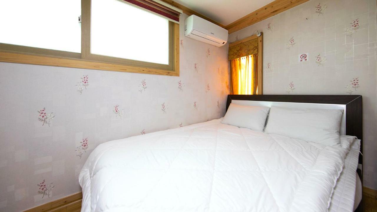 Samcheok Sol Beach Pension Exterior photo