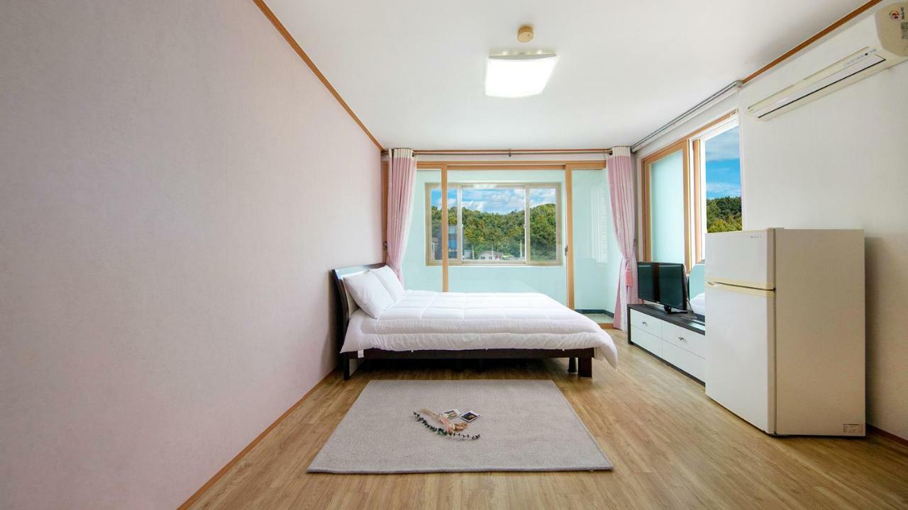 Samcheok Sol Beach Pension Exterior photo