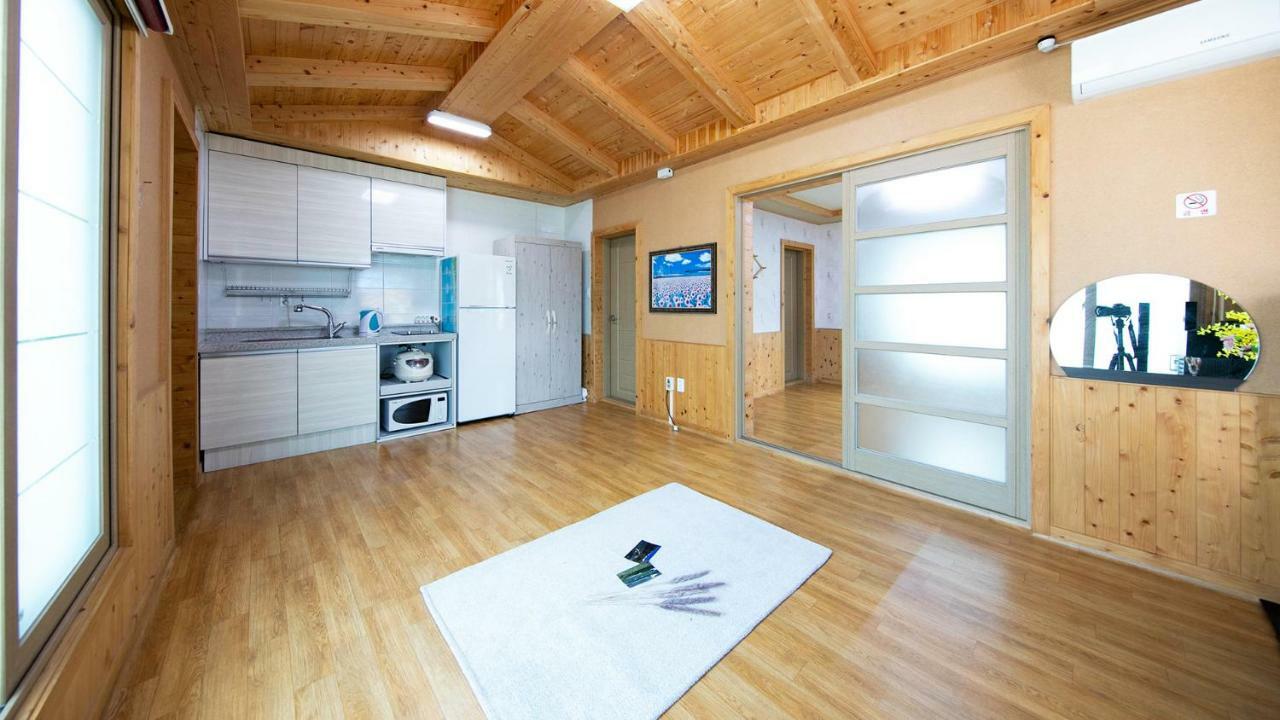 Samcheok Sol Beach Pension Exterior photo