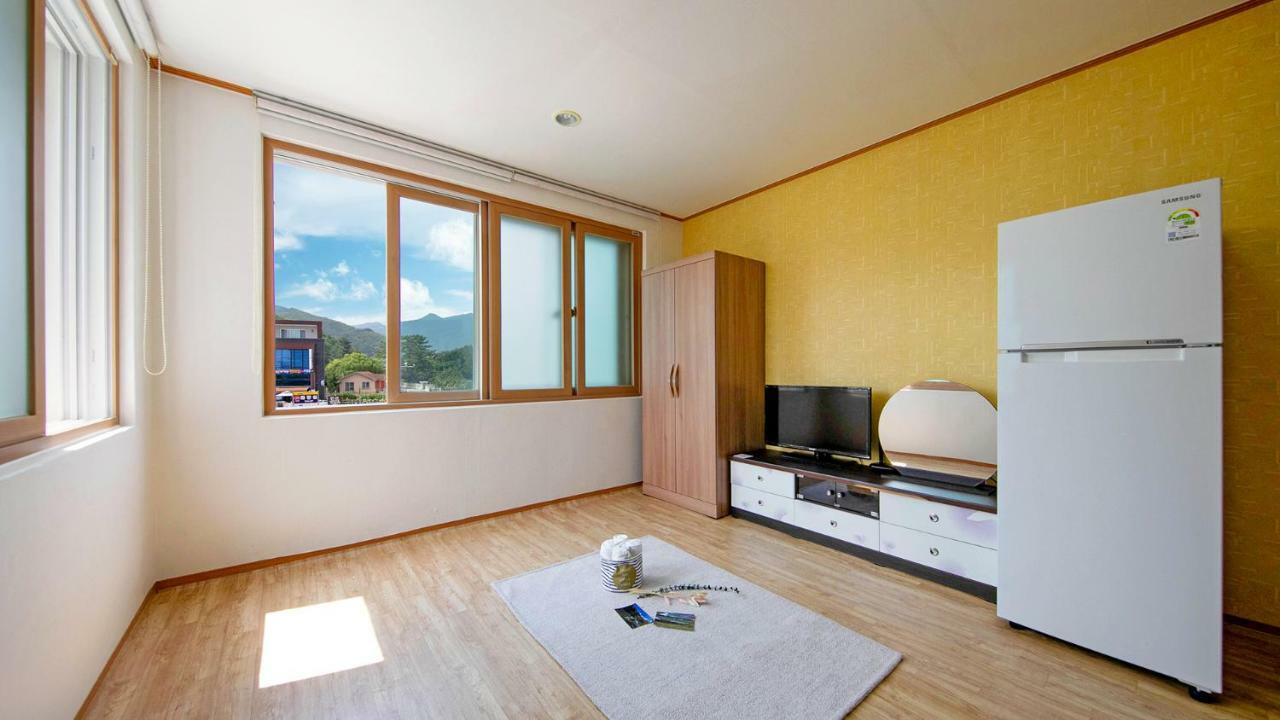Samcheok Sol Beach Pension Exterior photo