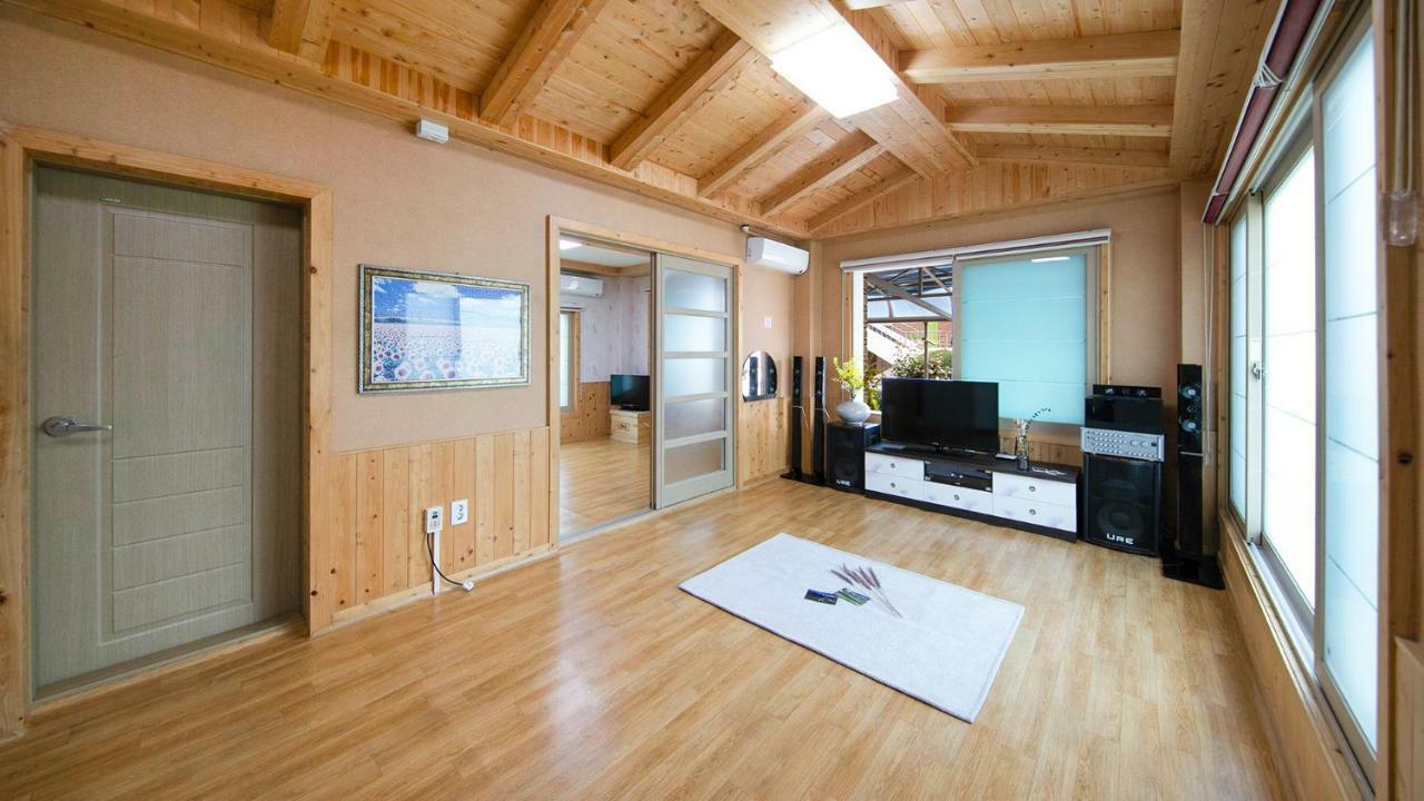 Samcheok Sol Beach Pension Exterior photo